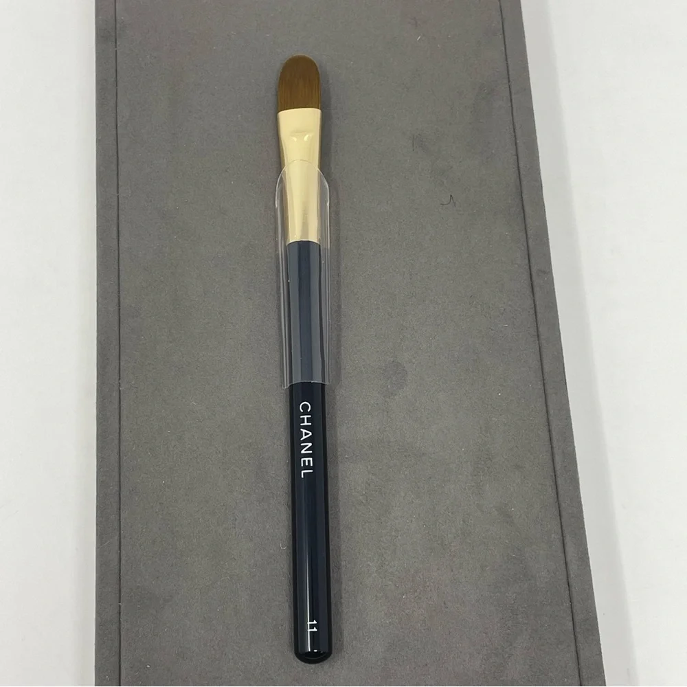 Chanel #11 Concealer Make Up Brush NEW